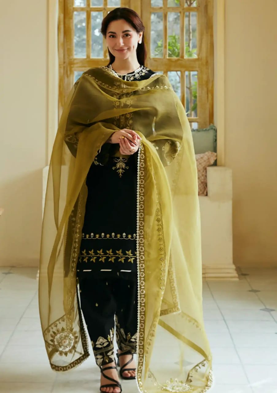 ZARA SHAJAHAN BLACK EMBROIDERY DRESS 3PC Emarlad Wear ZARA SHAJAHAN BLACK EMBROIDERY DRESS 3PC Emarlad Wear