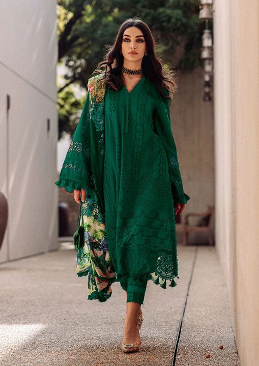 Saira Rizwan Bottle Green shiffle Chikankari Dress 3pc Emarlad Wear Saira Rizwan Bottle Green shiffle Chikankari Dress 3pc Emarlad Wear