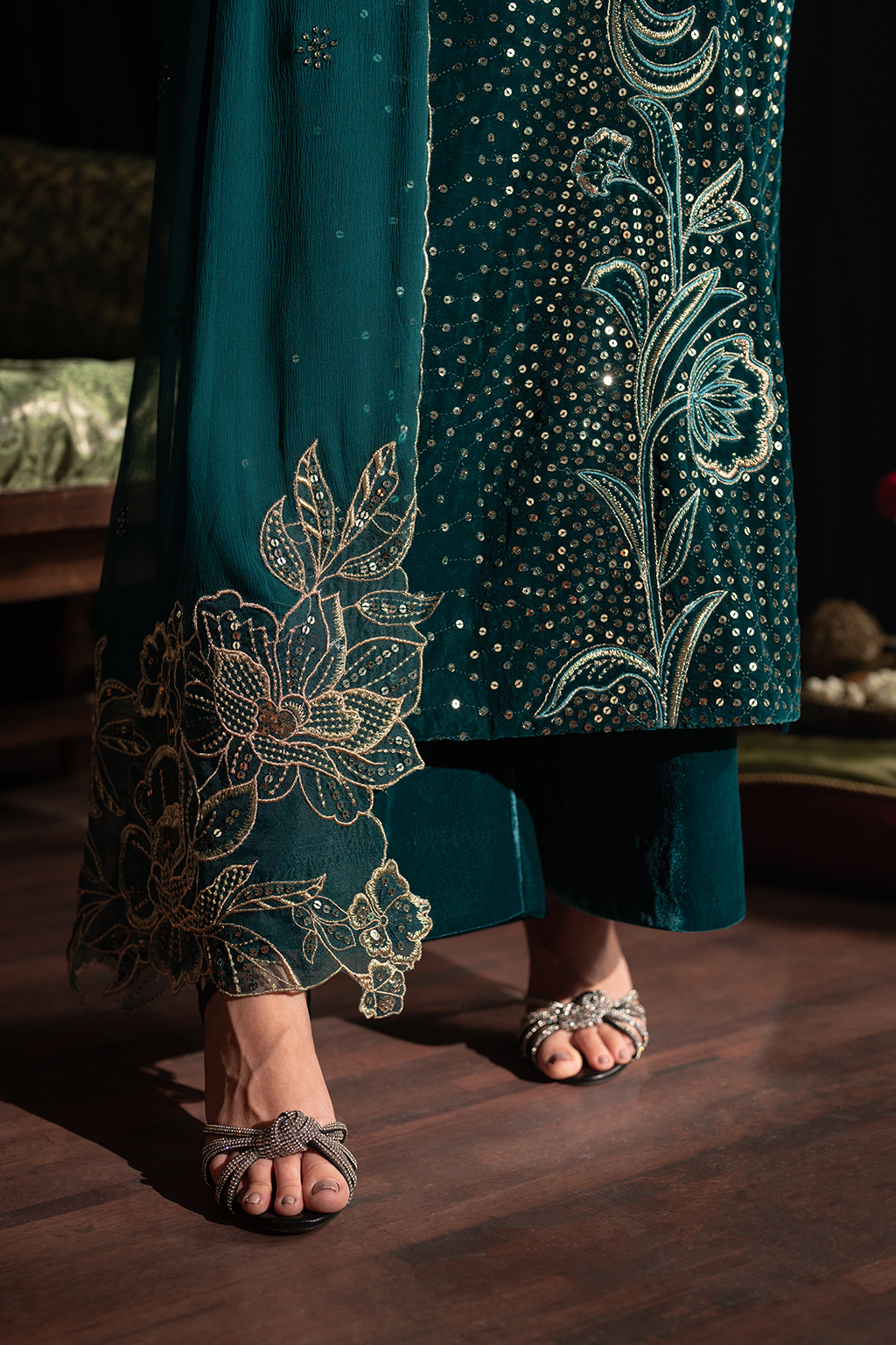 Iznik | Zinc - Micro 9000 Velvet Collection
