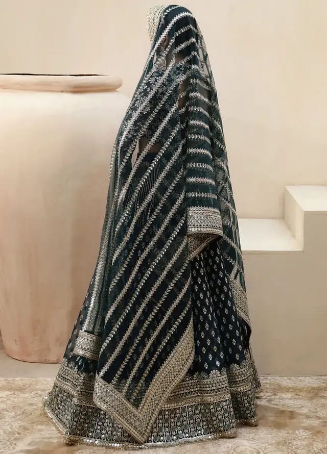 Urooj | Afrozeh