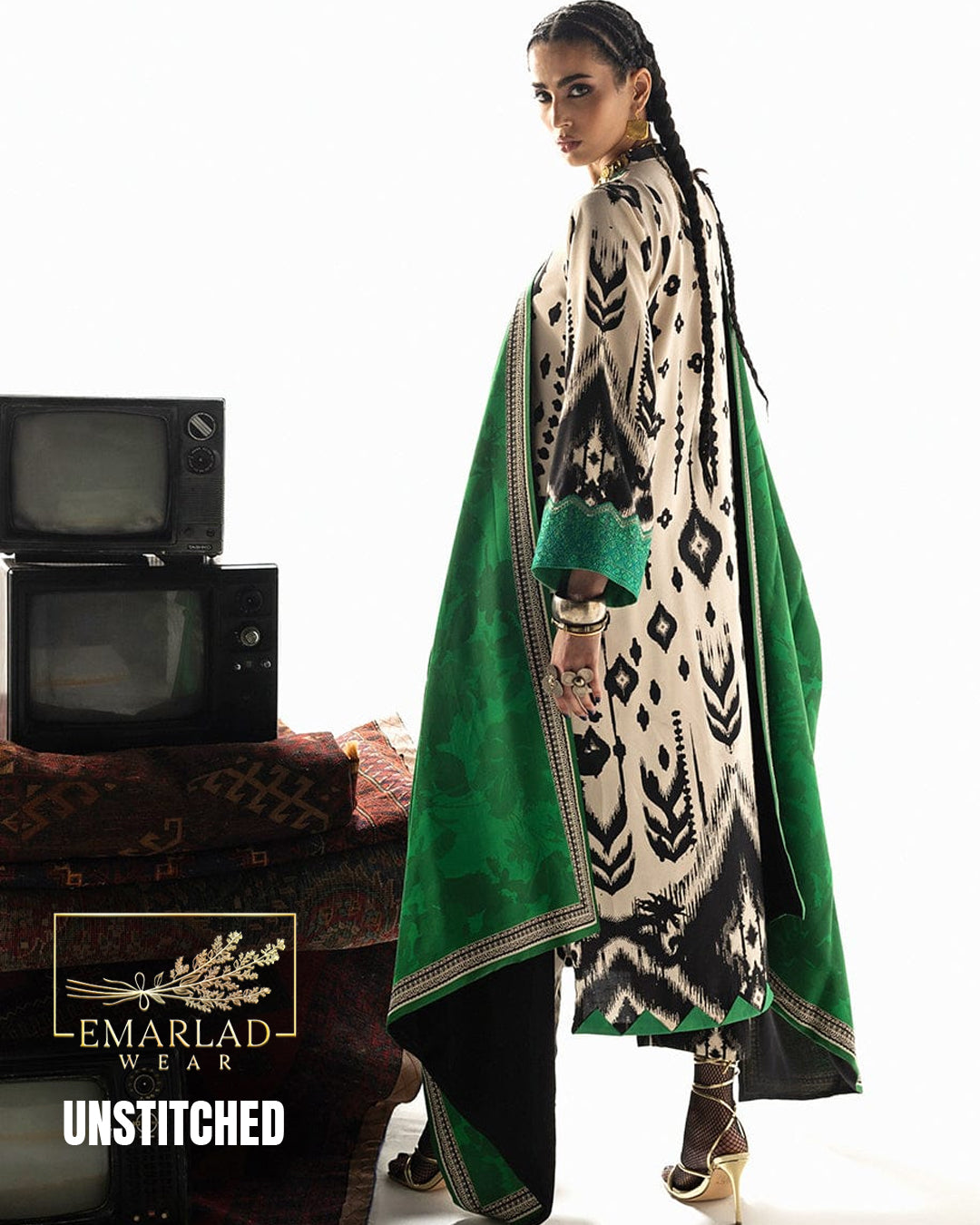 Zainab Chottani Novaya Design 07 Lawn Suit | Embroidered Lawn with Chiffon Dupatta | Skin & Green