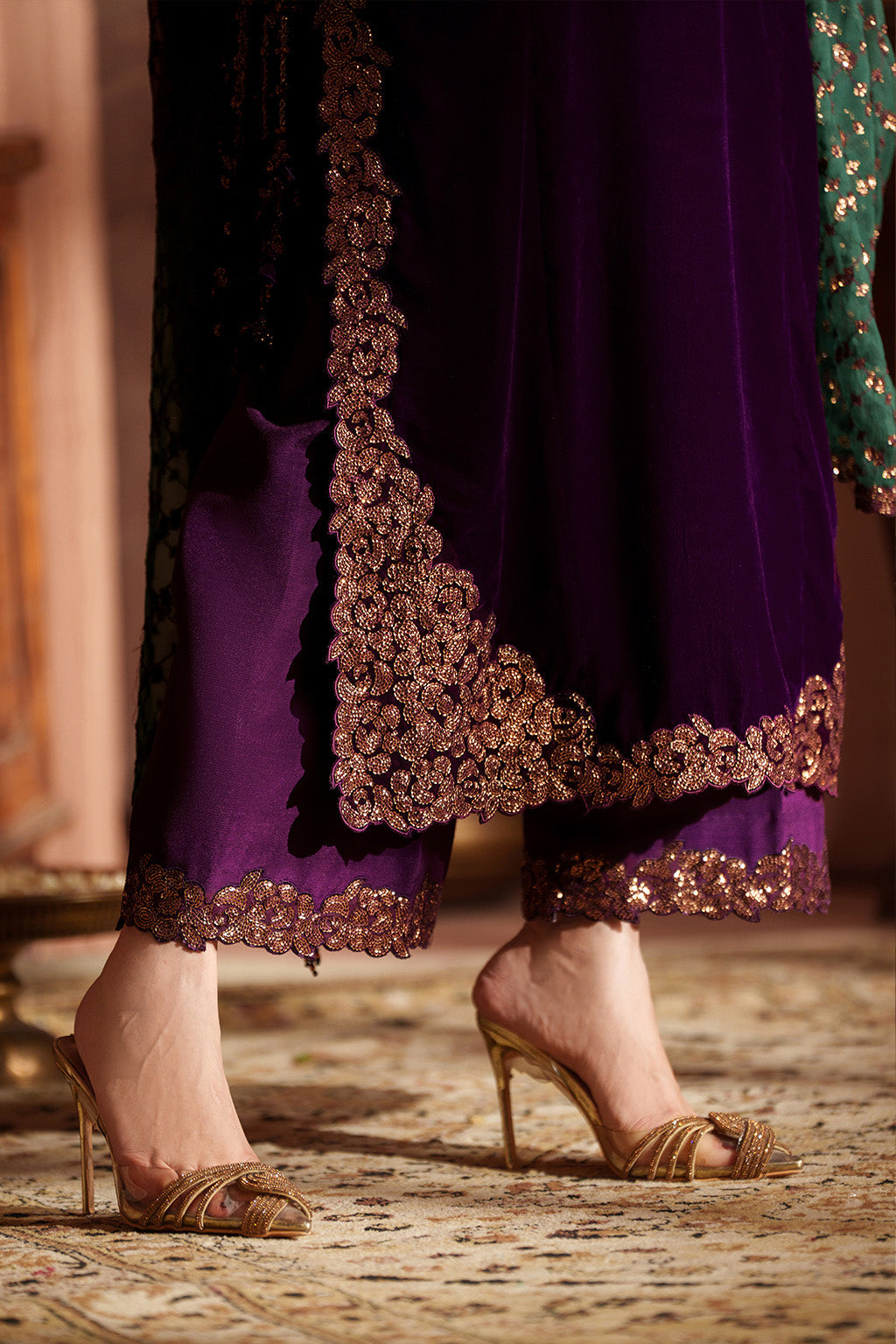 Iznik | Maroon - Velvet Collection