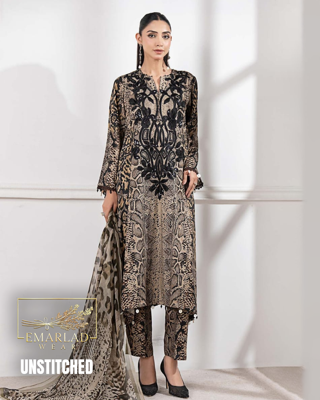 M.B Cheeta Brown Lawn 3PC Suit – Chiffon Embroidered Dupatta