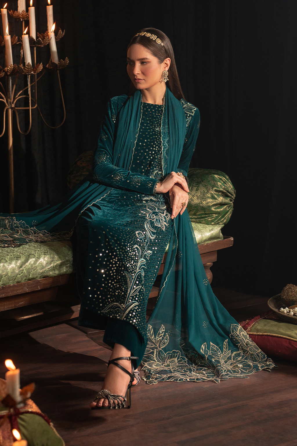 Iznik | Zinc - Micro 9000 Velvet Collection