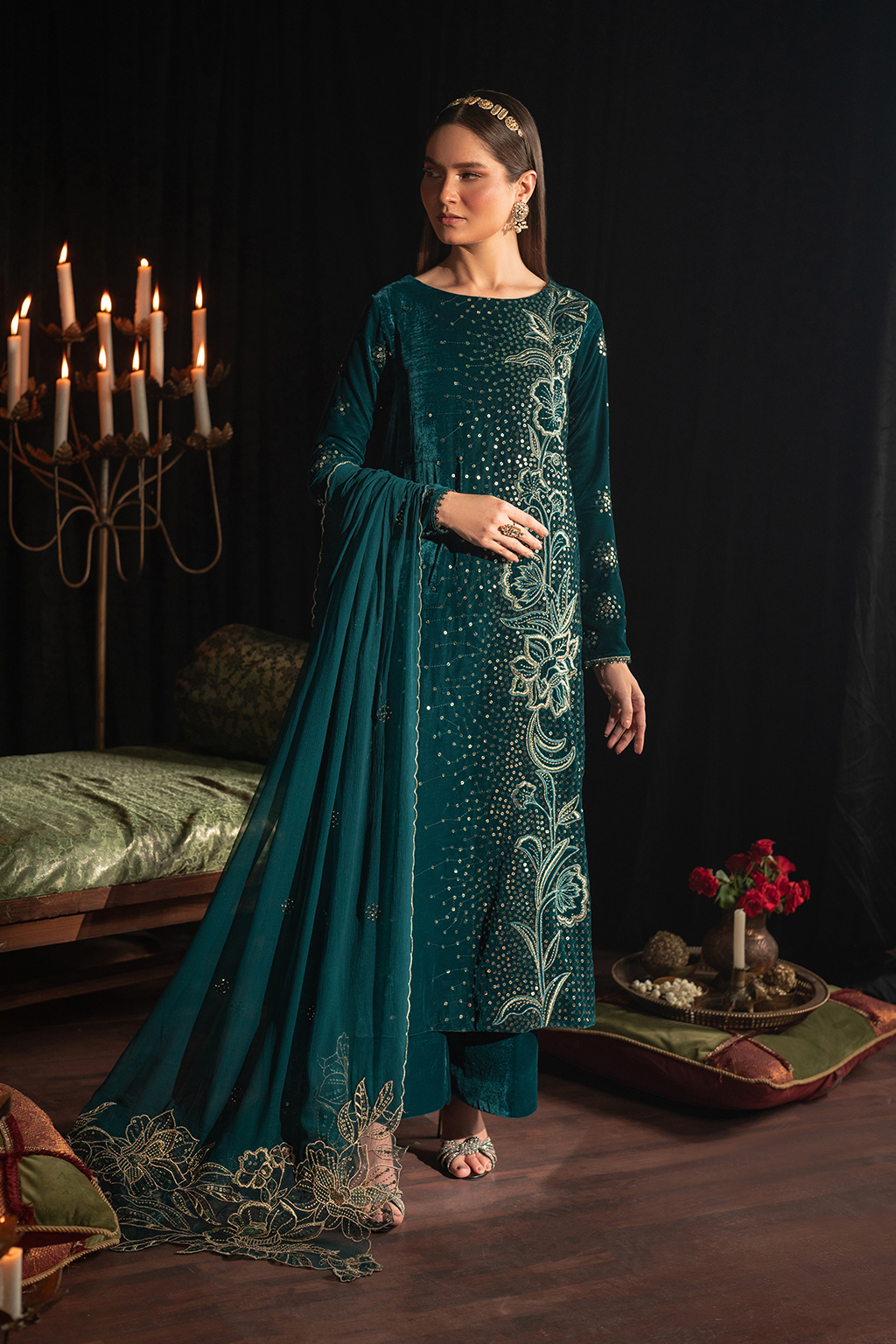 Iznik | Zinc - Micro 9000 Velvet Collection