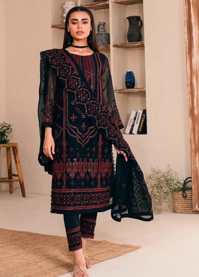 Noorma Kaamal - Black